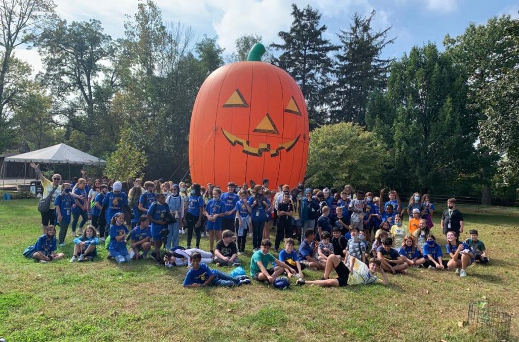 Smith 6th Grade Zoo Day with their WEB Leaders and Teachers